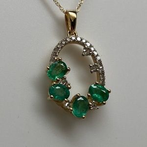 10k Yellow Gold Natural Emerald and Diamond Cluster Pendant with Chain NEW